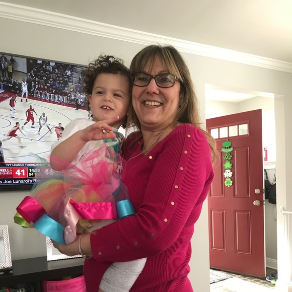 Meet your Posher, Carrieann - Picture 3 of 3